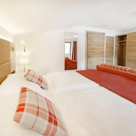 ホテル Alpina Superior ペットイ・アム・アールベルク