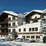 Alpina Superior Hotel 3*
