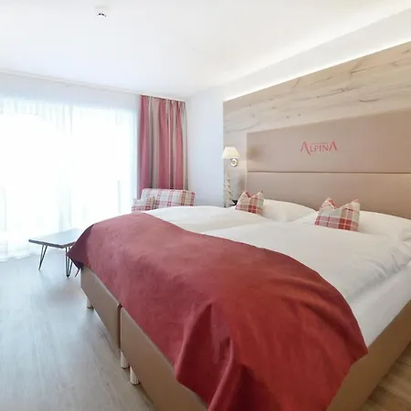 Alpina Superior Hotel 3*