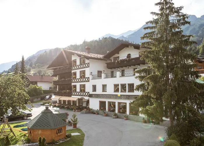 فندق Alpina Superior 3*